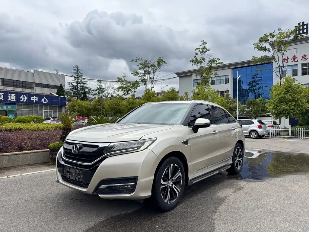 Honda UR-V 370 TURBO 2 WD Distinguished CN-V