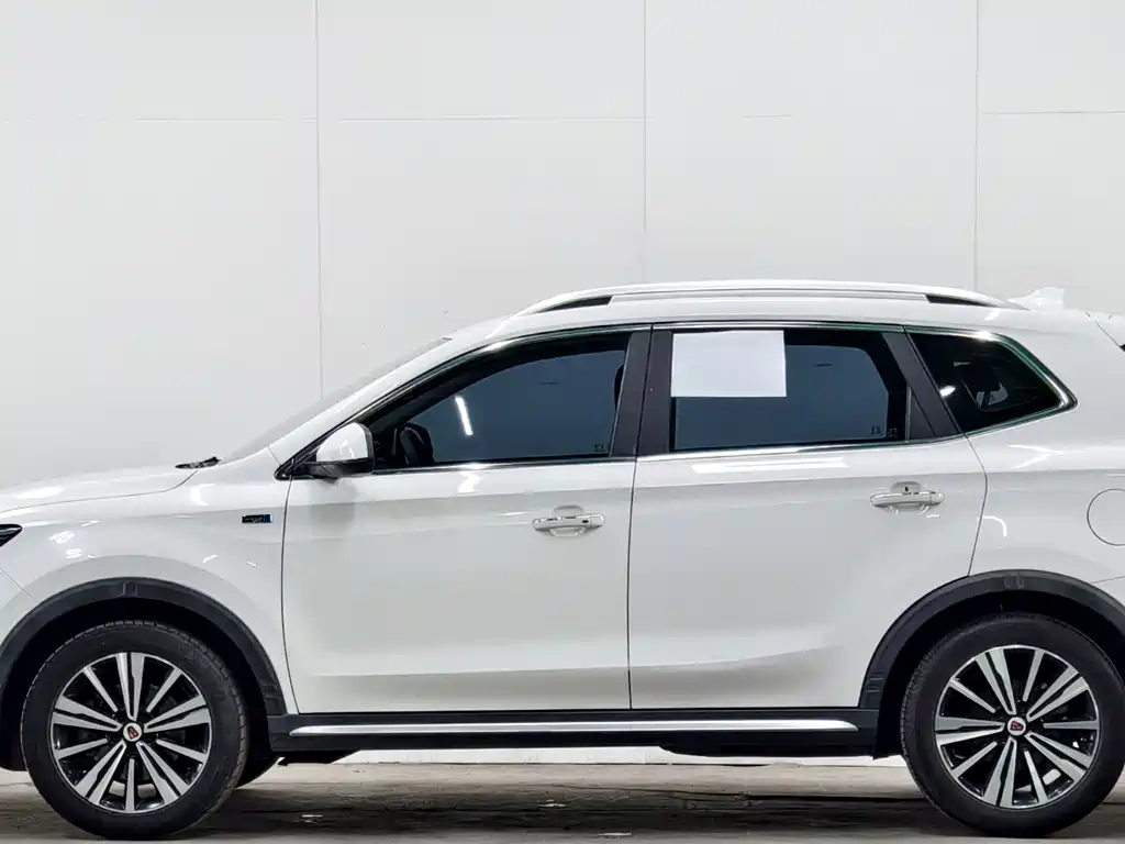 Roewe RX5 20 T Auto 4 G Connected Transcend Flagship