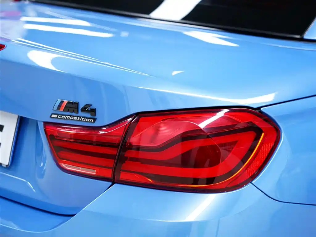 BMW M4 M4 Convertible Coupe
