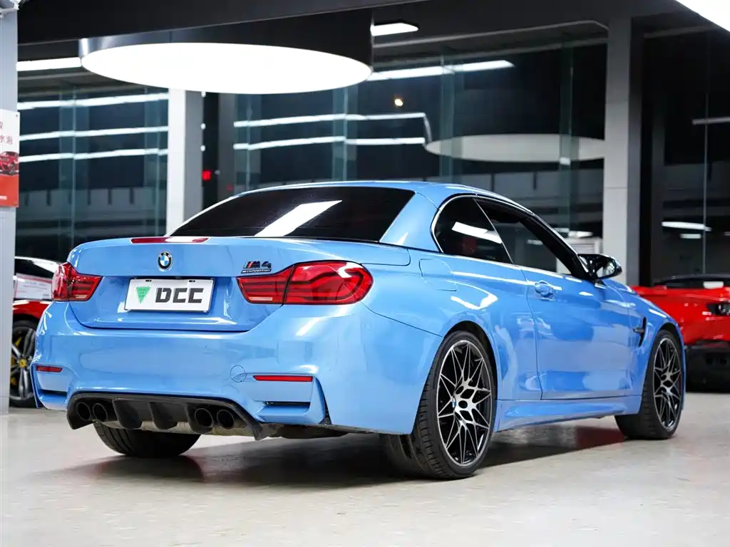 BMW M4 M4 Convertible Coupe