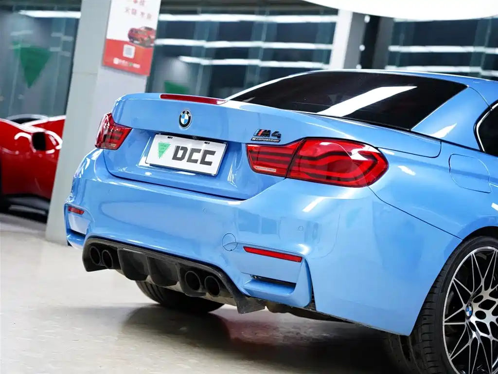 BMW M4 M4 Convertible Coupe