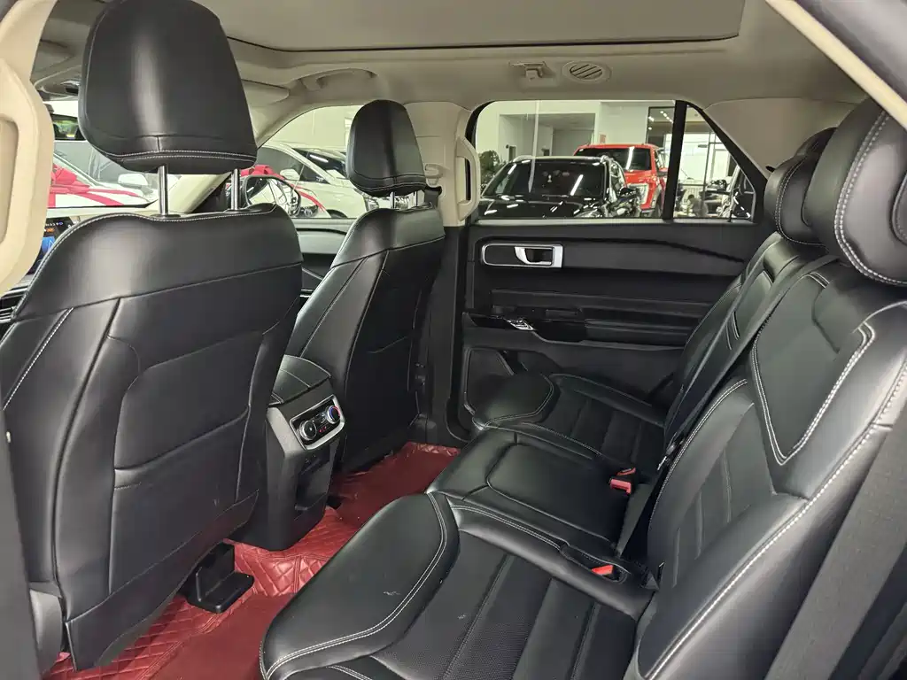 Explorer EcoBoost 285 4 WD Style plus 7-seat