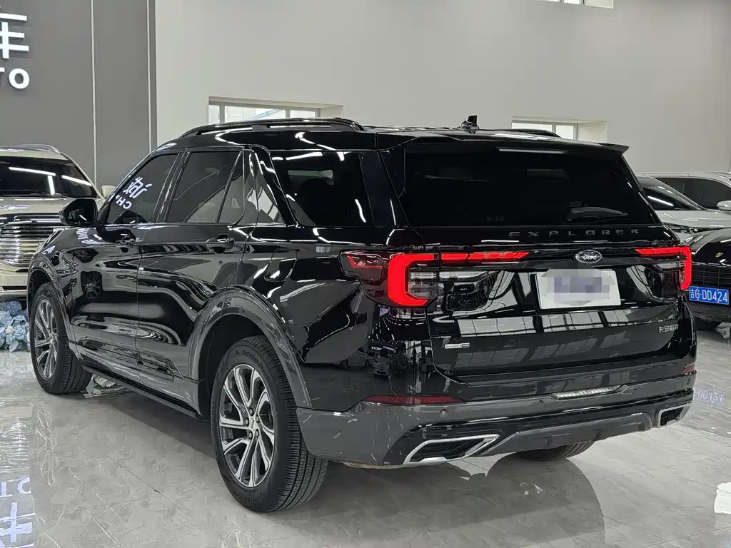 Explorer EcoBoost 285 4 WD Style plus 7-seat