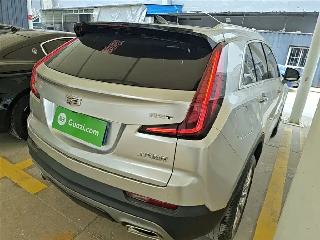 Cadillac XT4 Facelift 28 T 2 WD Leading
