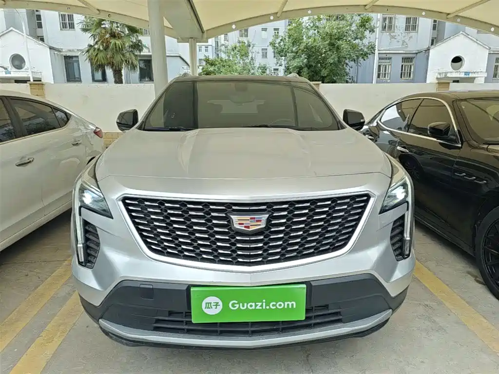Cadillac XT4 Facelift 28 T 2 WD Leading