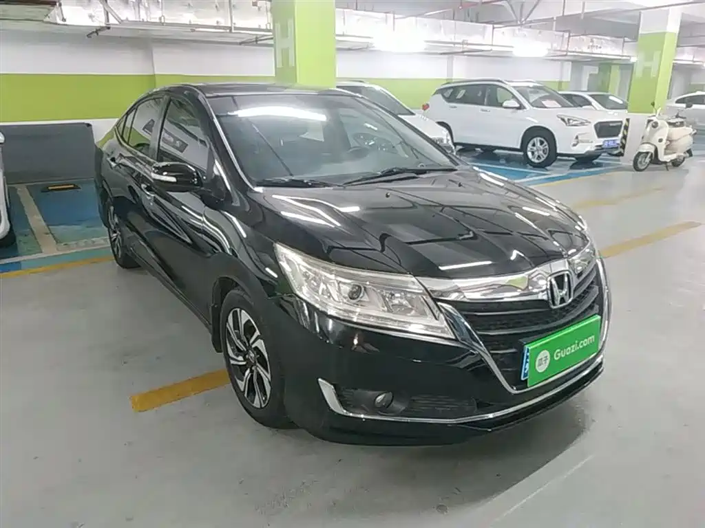 Crider 1.8 L CVT Luxury