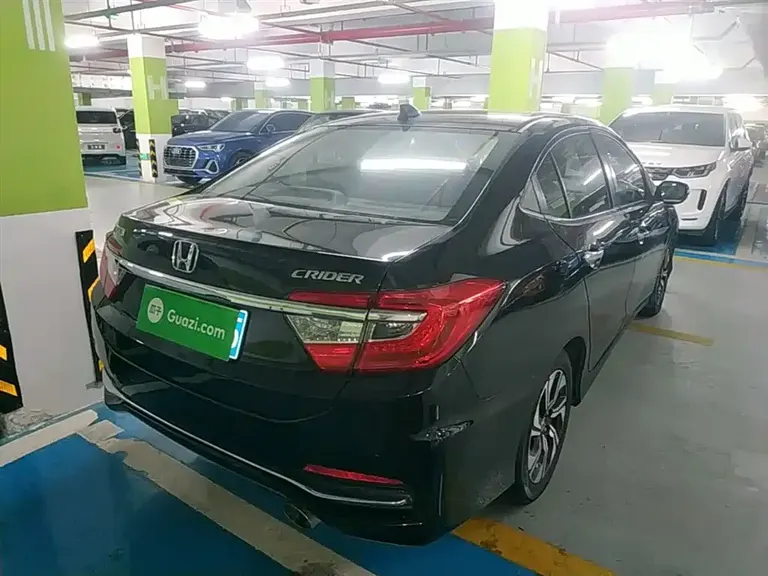Honda Crider 1.8 L CVT Luxury