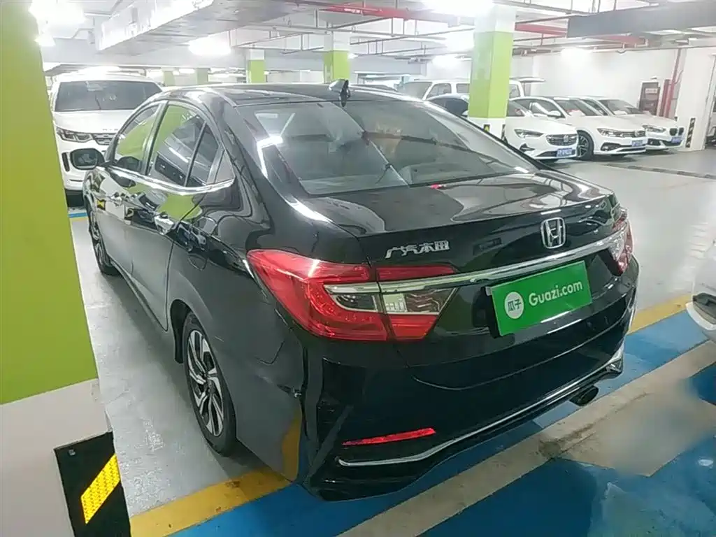 Crider 1.8 L CVT Luxury