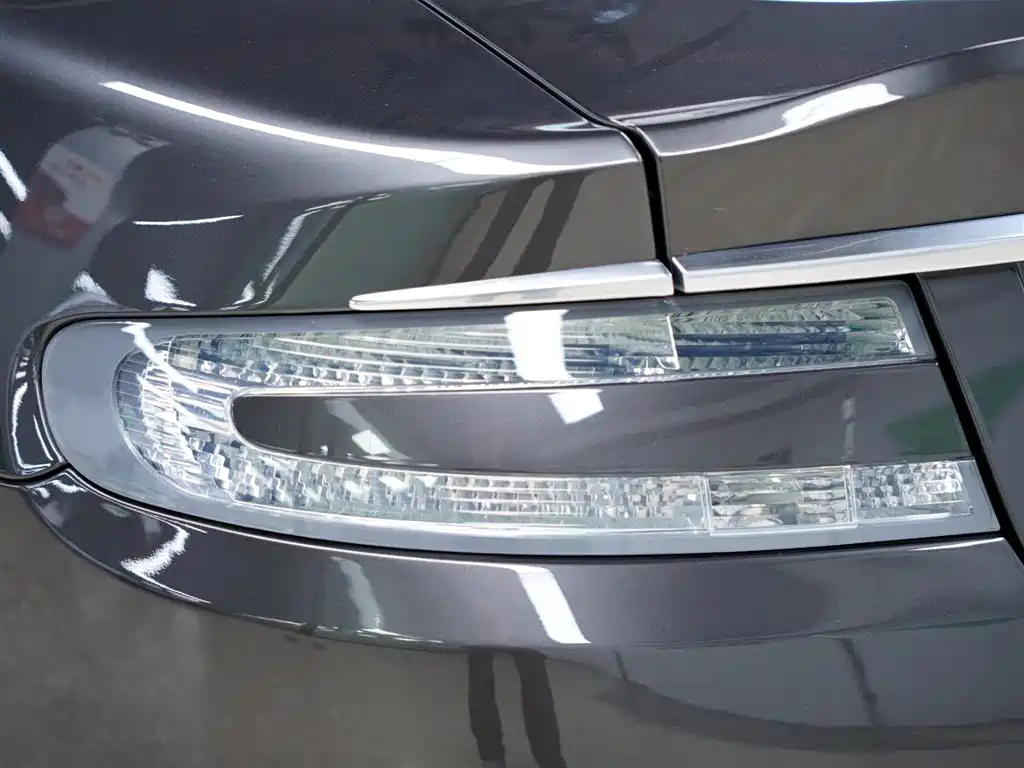Aston Martin DBS 6.0 Touchtronic Coupe