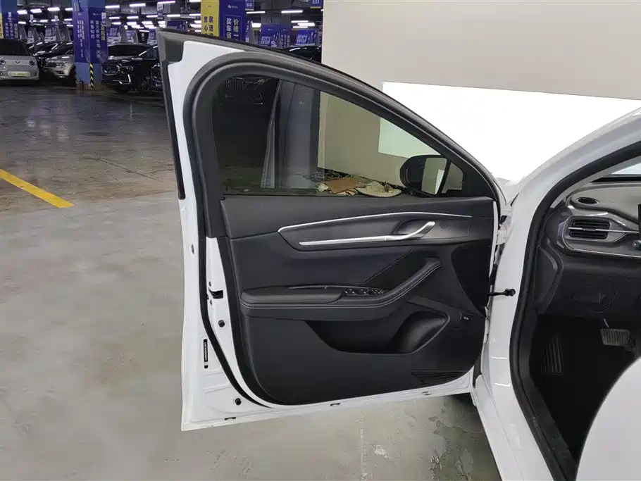 Destroyer 05 Glory DM-i 55 KM Luxury