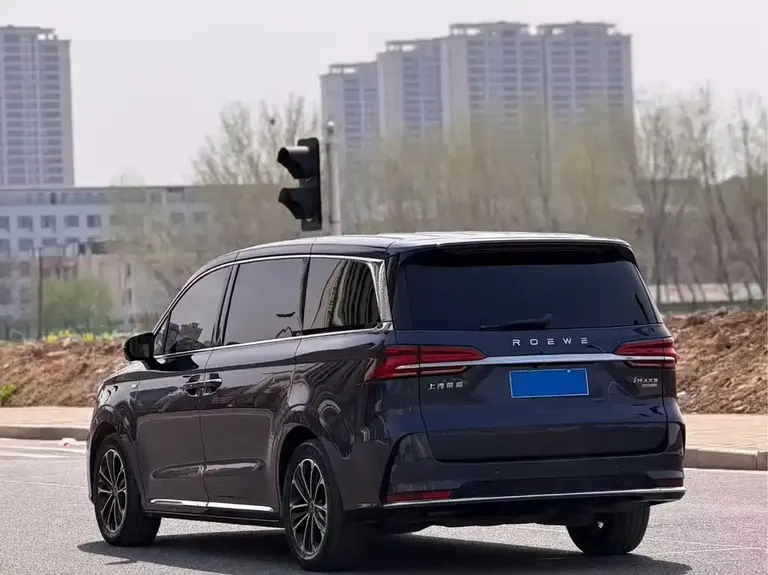 Roewe iMAX8 400 TGI Supreme Series Honored