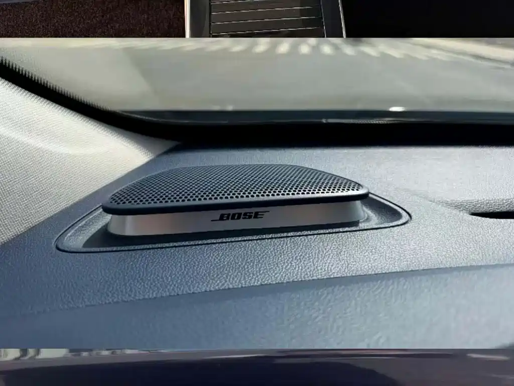 Roewe iMAX8 400 TGI Supreme Series Honored