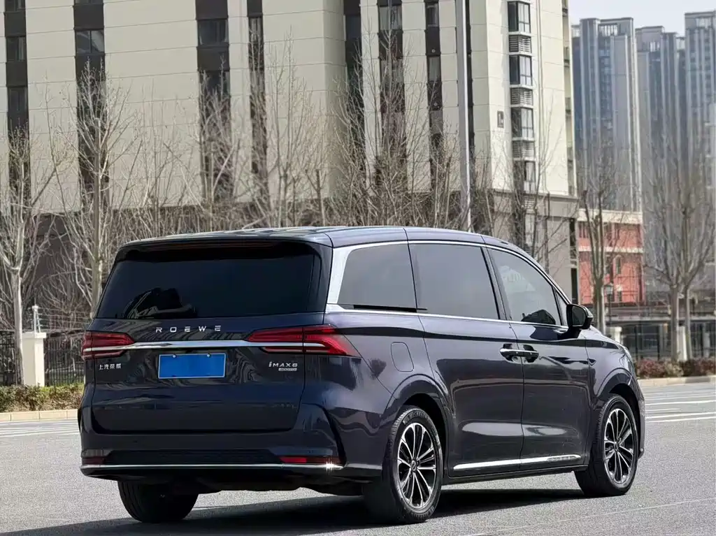 Roewe iMAX8 400 TGI Supreme Series Honored