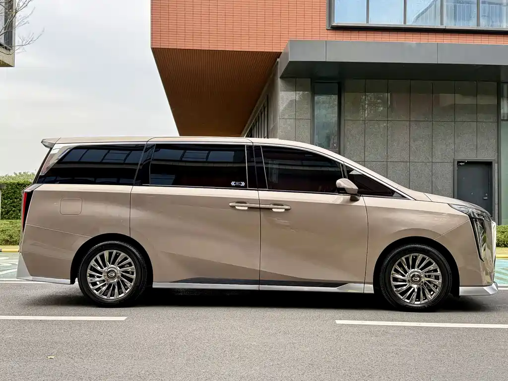 GAC Trumpchi M8 Grandmaster Series Dual Engine Supreme