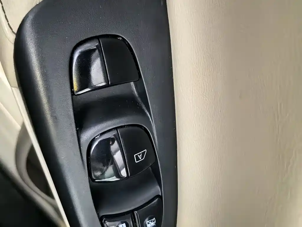 Sylphy 1.6 XV CVT Premium
