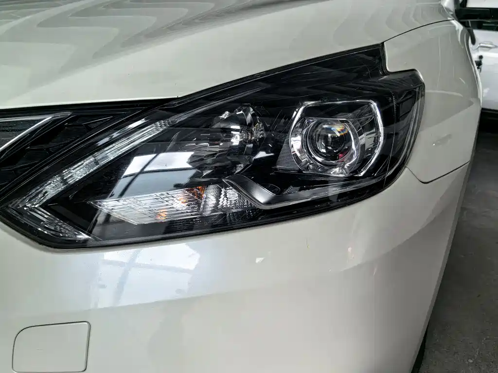 Sylphy 1.6 XV CVT Premium