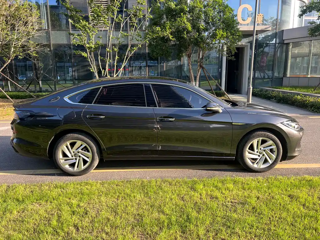 Lamando Lamando L 280 TSI DSG Dazzle Hot