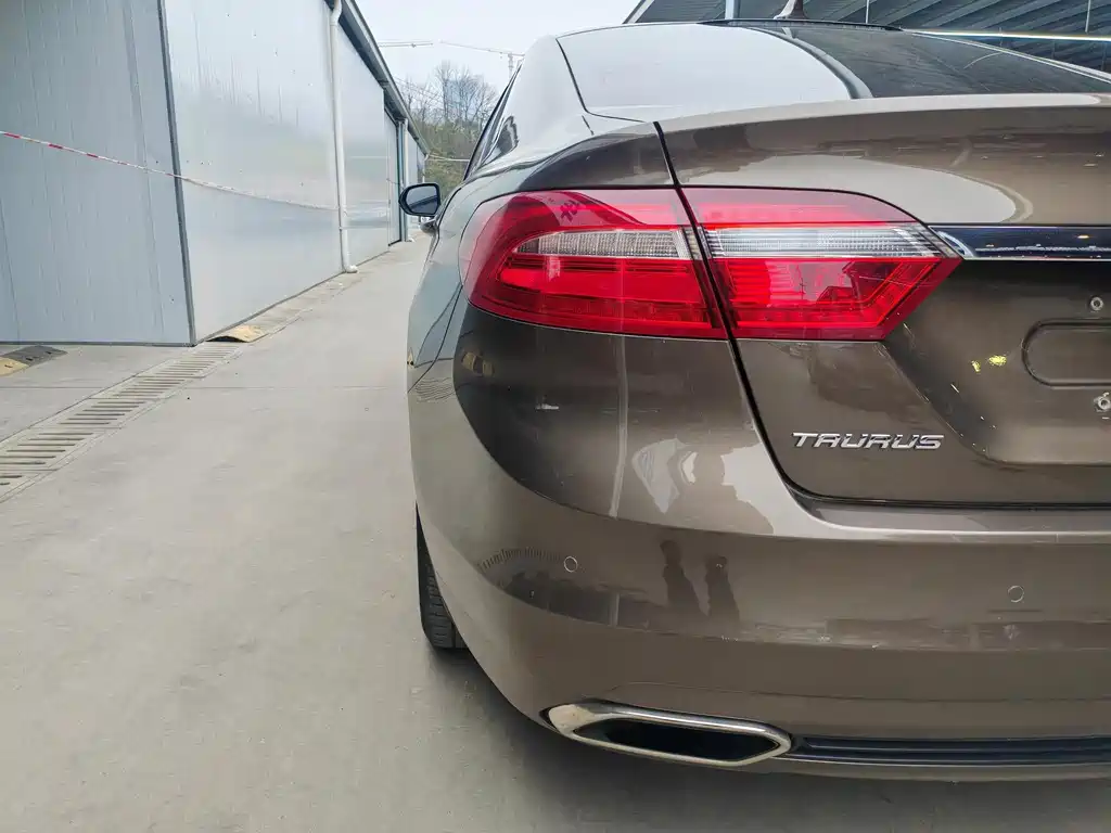 Taurus EcoBoost 245 Fashion