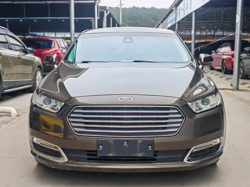 Taurus EcoBoost 245 Fashion