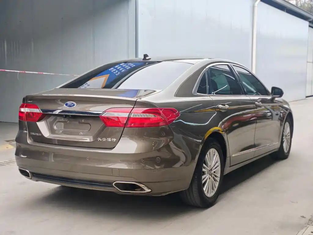 Taurus EcoBoost 245 Fashion
