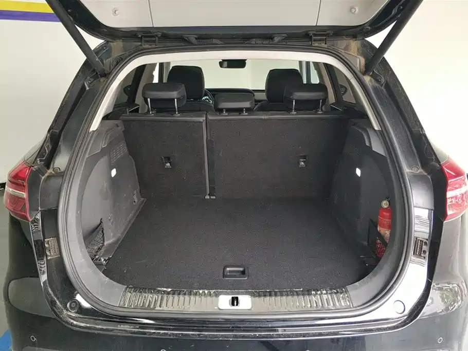 Hongqi HS5 2.0 T Connected Flagship Enjoyment