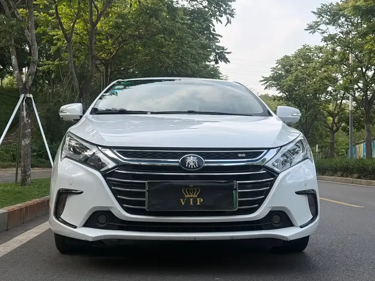 BYD Qin NEV 1.5 T Distinguished