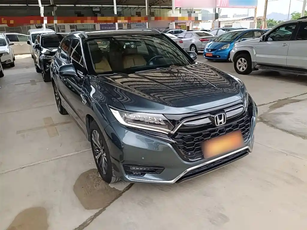 Honda UR-V 370 TURBO 2 WD Graceful