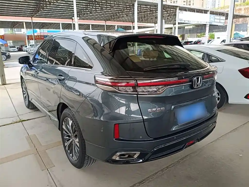 Honda UR-V 370 TURBO 2 WD Graceful