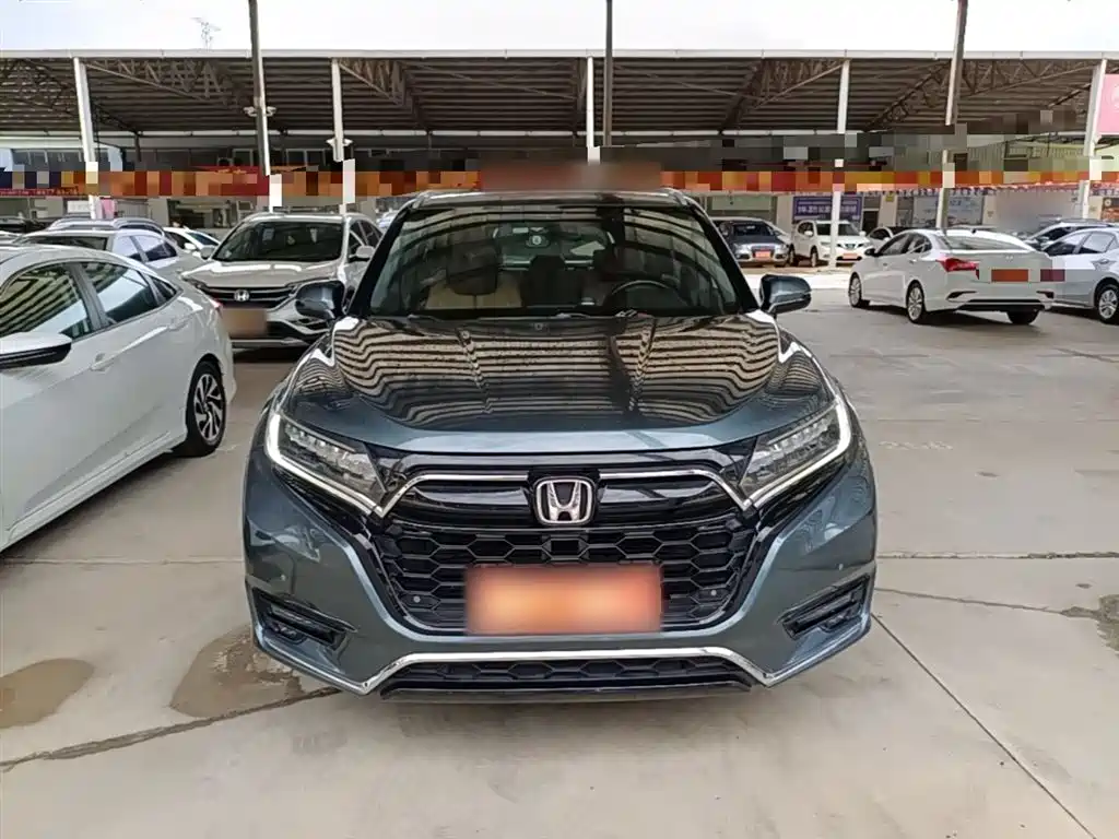 Honda UR-V 370 TURBO 2 WD Graceful