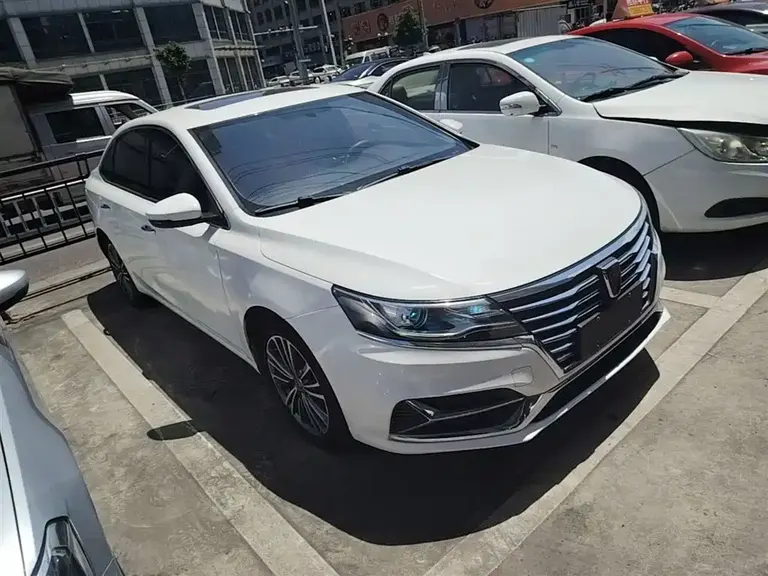 Roewe i6 Classic 荣威i6经典 2020款 PLUS 1.6 L 手动4 G互联荣耀旗舰版