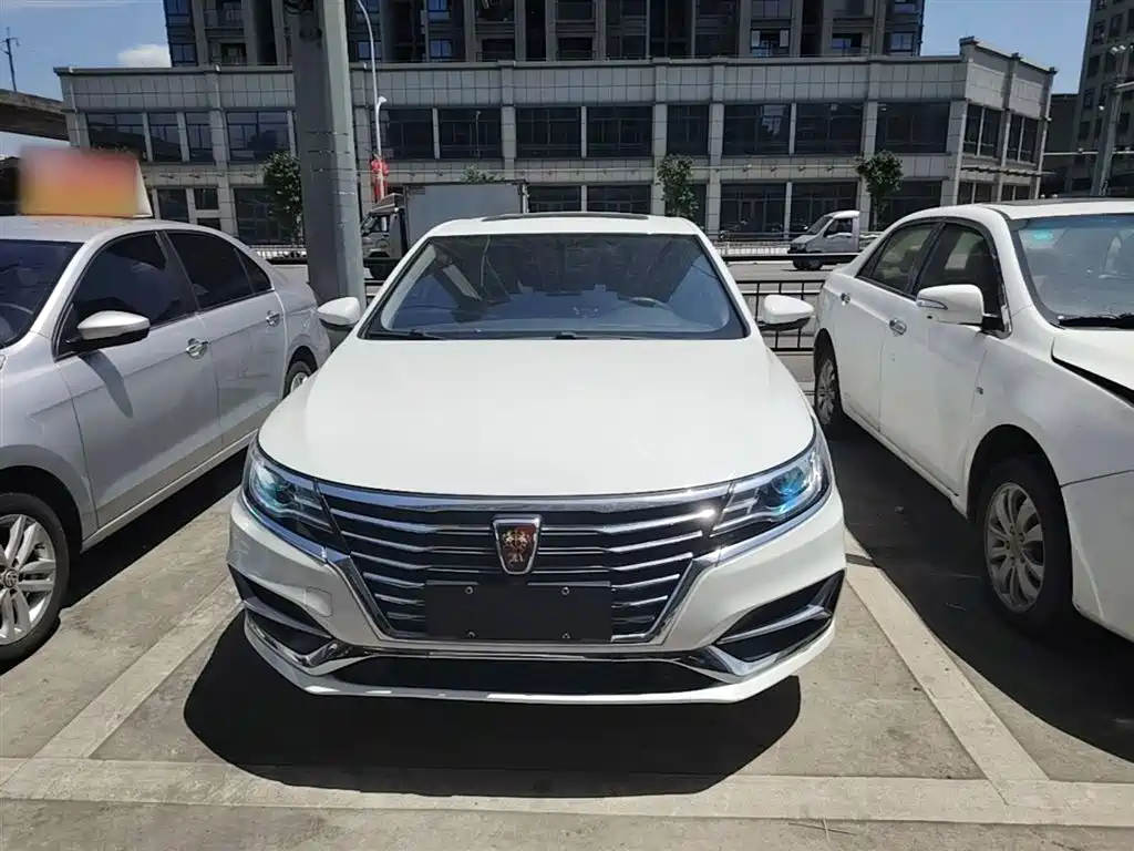 Roewe i6 Classic 荣威i6经典 2020款 PLUS 1.6 L 手动4 G互联荣耀旗舰版