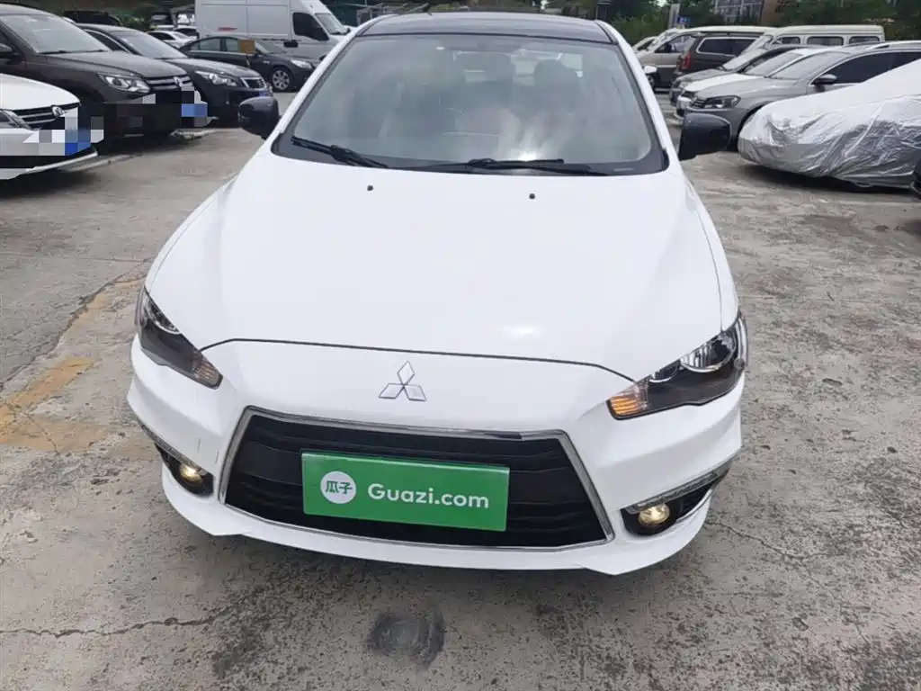 Lancer EX 1.8 L CVT B&W Retro