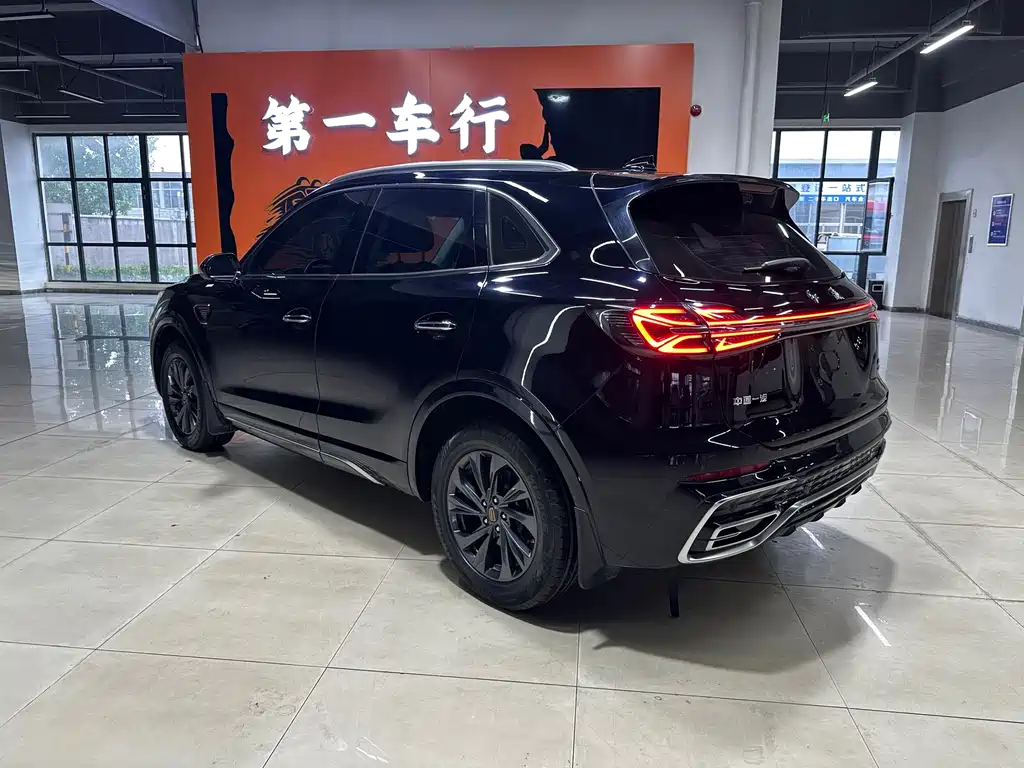 Hongqi HS5 2.0 T Flagship Enjoyment Pro