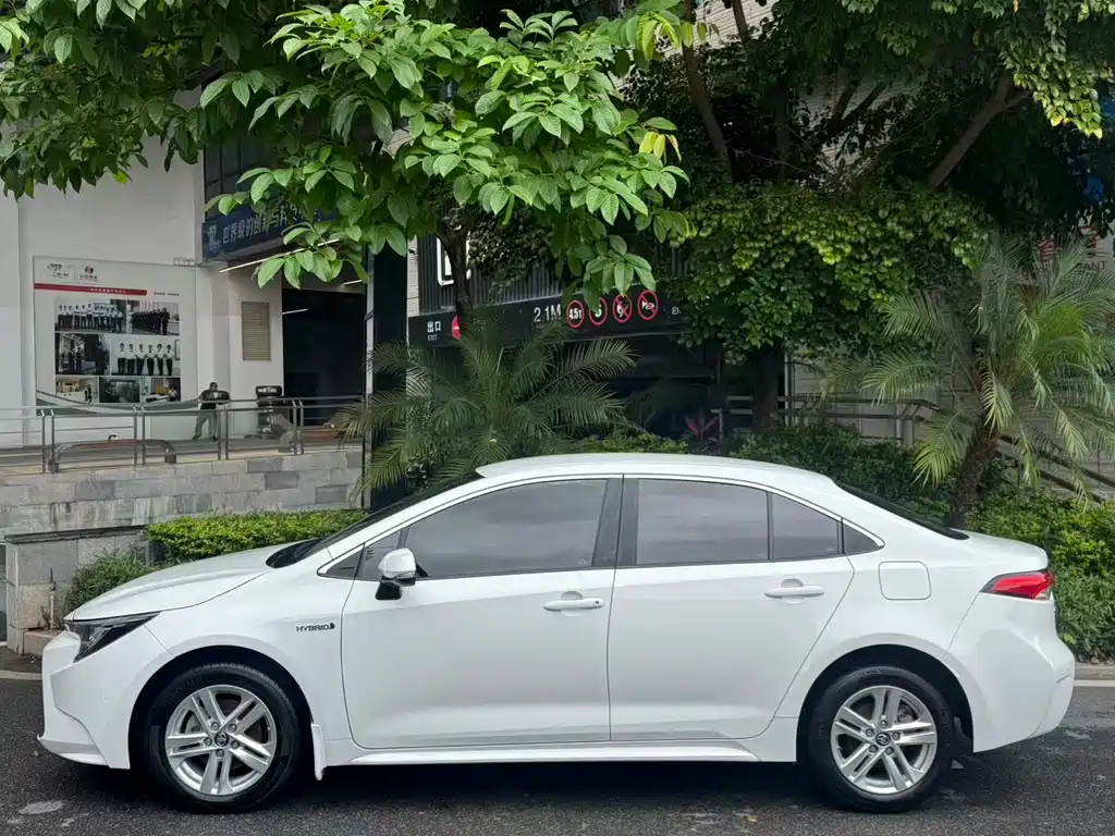 Levin Dual Engine 1.8 H E-CVT Progressive