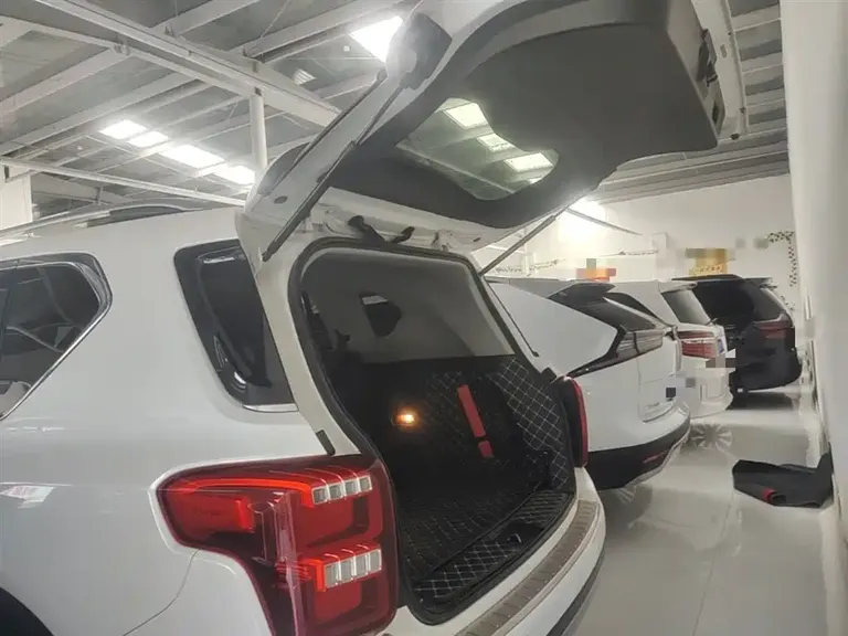 GAC Trumpchi GS7 320 T 2 WD Luxury Connected
