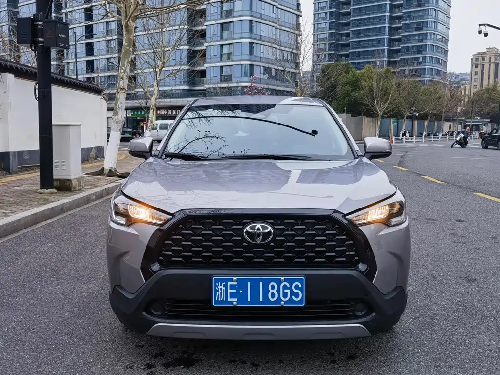 Corolla Cross 2.0 L Pioneer