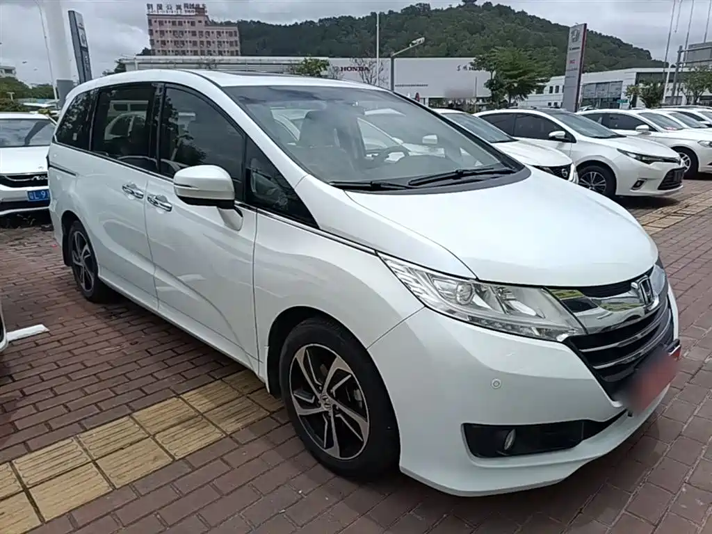 Odyssey 2.4 L Luxury