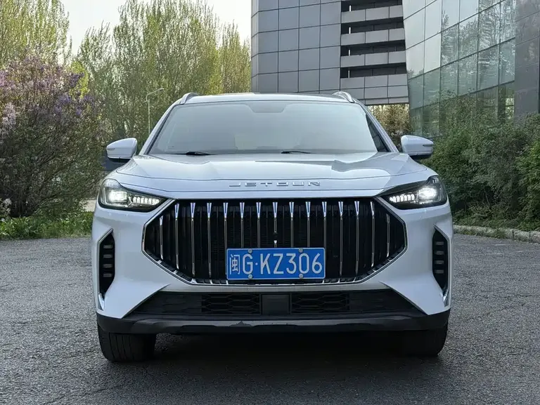 Jetour X70 PLUS 1.5 T DCT Brave PLUS 7-seat