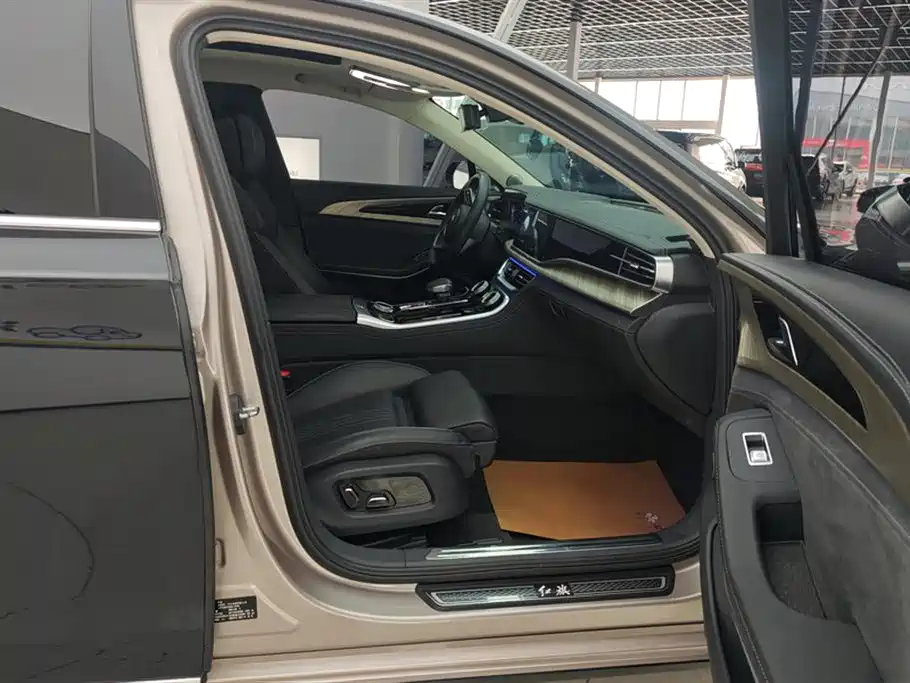 Hongqi H9 2.0 T Connected Flagship