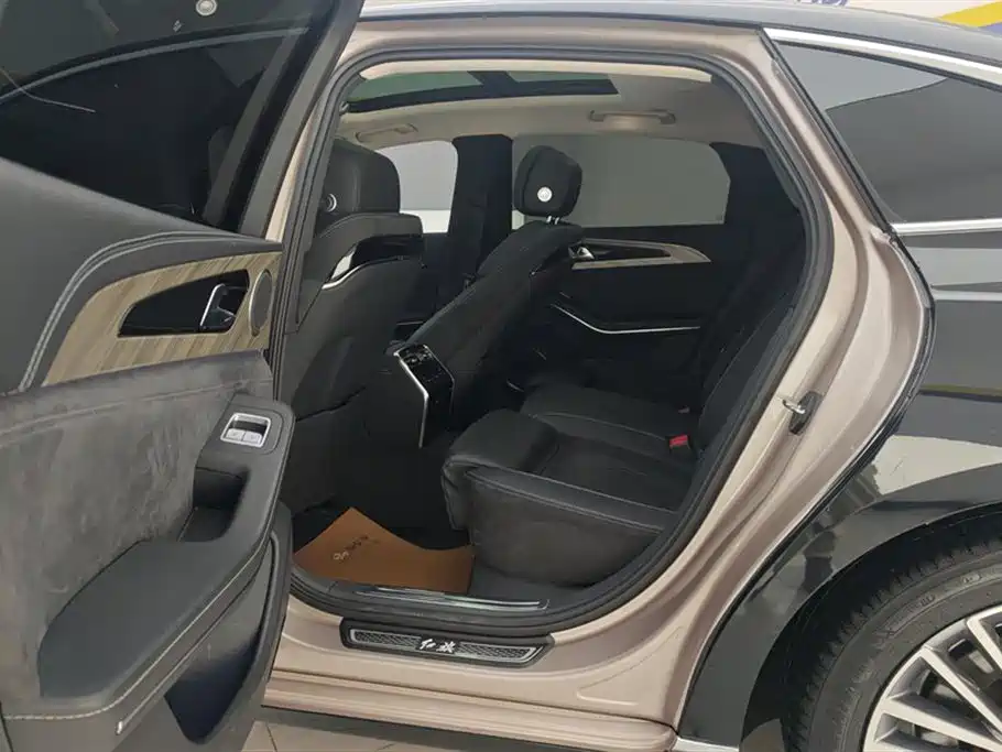 Hongqi H9 2.0 T Connected Flagship