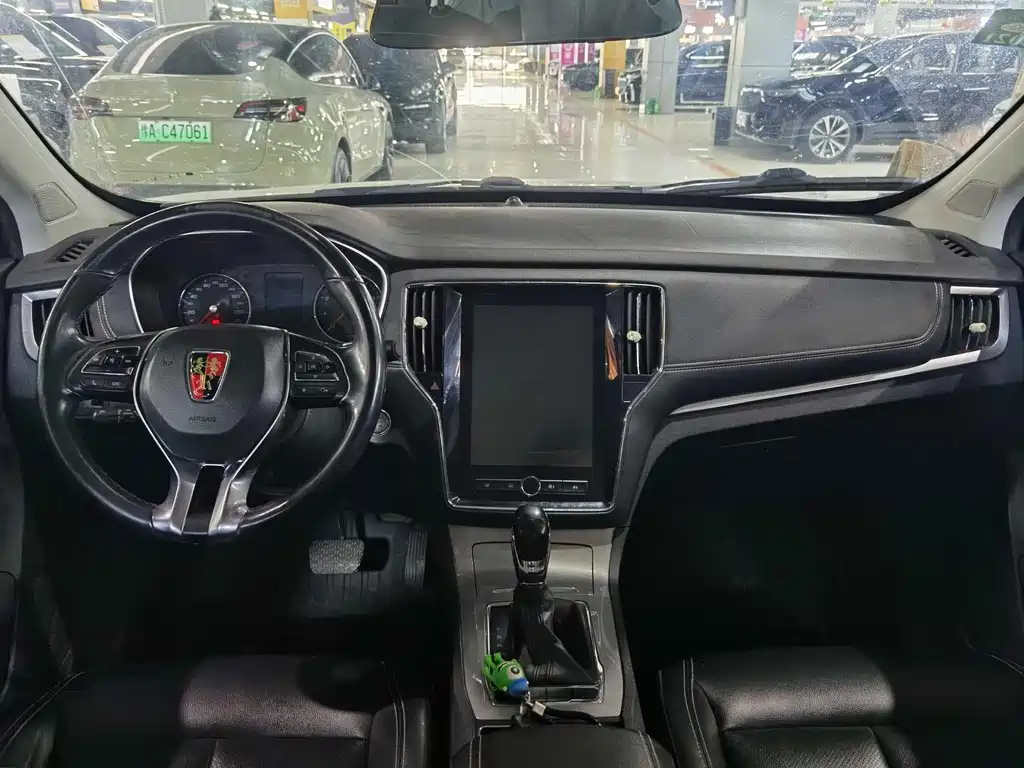 Roewe RX5 20 T 2 WD Auto 4 G Connected Platinum