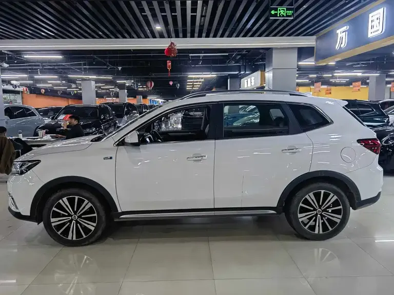 Roewe RX5 20 T 2 WD Auto 4 G Connected Platinum