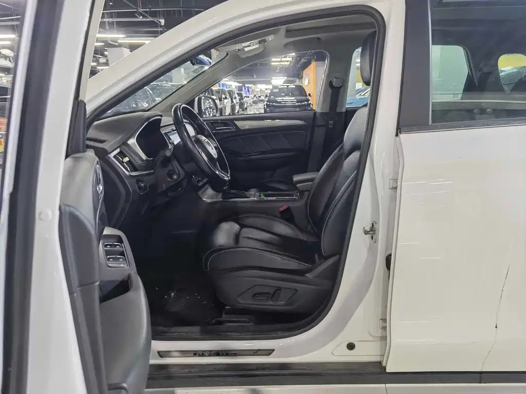 Roewe RX5 20 T 2 WD Auto 4 G Connected Platinum