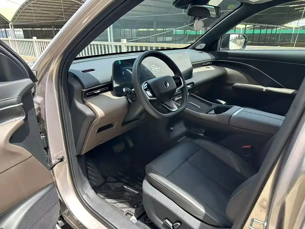 Changan CS55 PLUS 4 th Gen New Blue Whale 1.5 T Celestial Distinguished