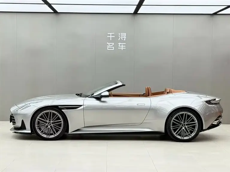 Aston Martin DB12 阿斯顿·马丁DB12 2023款 4.0 T V8 Volante