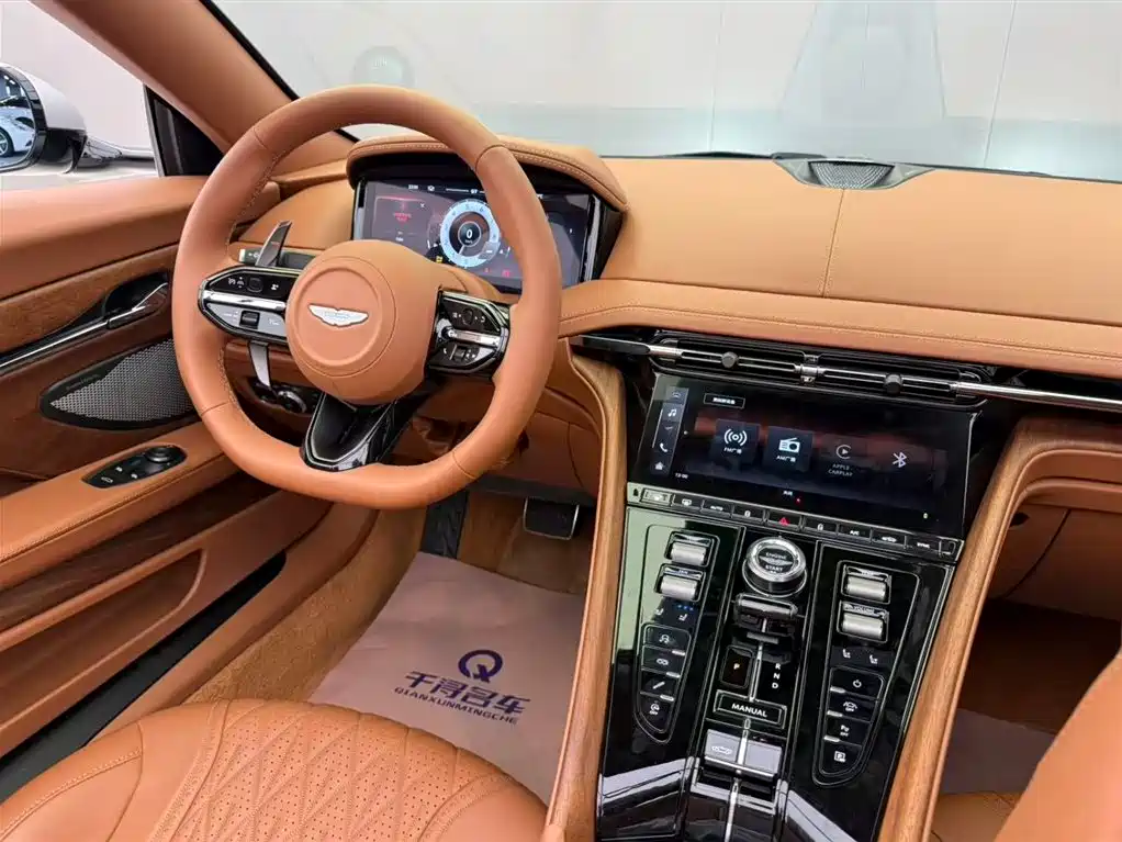 Aston Martin DB12 阿斯顿·马丁DB12 2023款 4.0 T V8 Volante