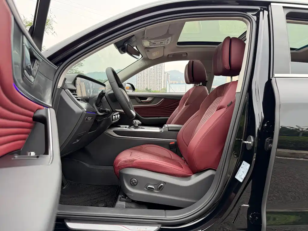 Hongqi HS5 2.0 T Flagship Enjoyment Pro