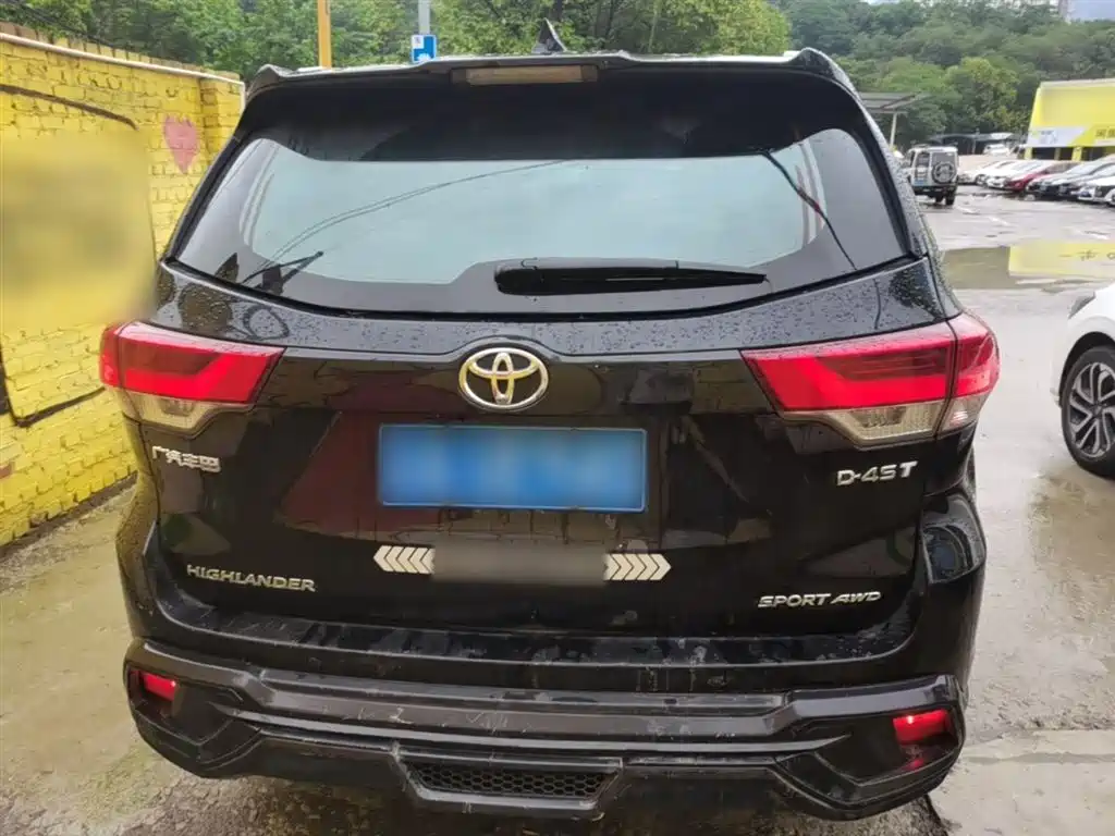 Highlander 2.0 T 4 WD Luxury 7-seat