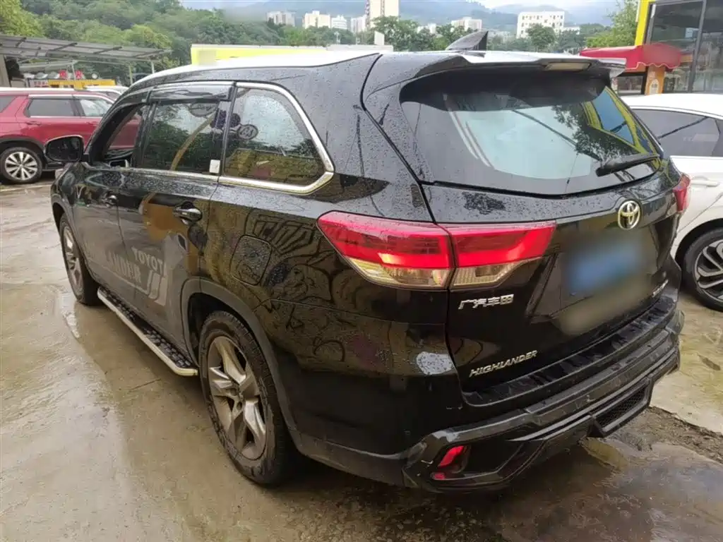 Highlander 2.0 T 4 WD Luxury 7-seat