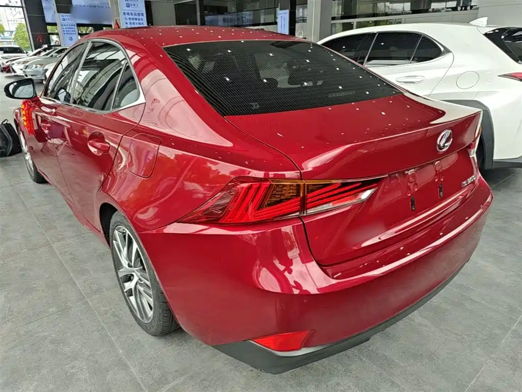 Lexus IS 300 Sharp Style